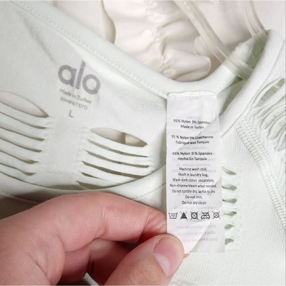 ALO Wanderer Long Sleeve Cut Out Pale Green Icicle Yoga Shirt Top Large - Picture 4 of 6